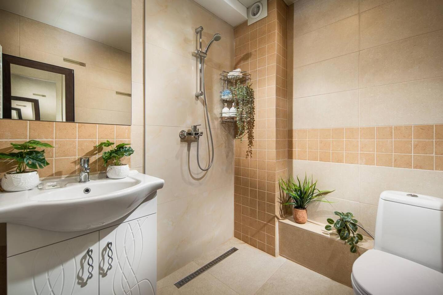 New, Modern And Convenient Apartment Sofia Bagian luar foto